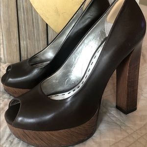 Gianni Bini Brown Heels